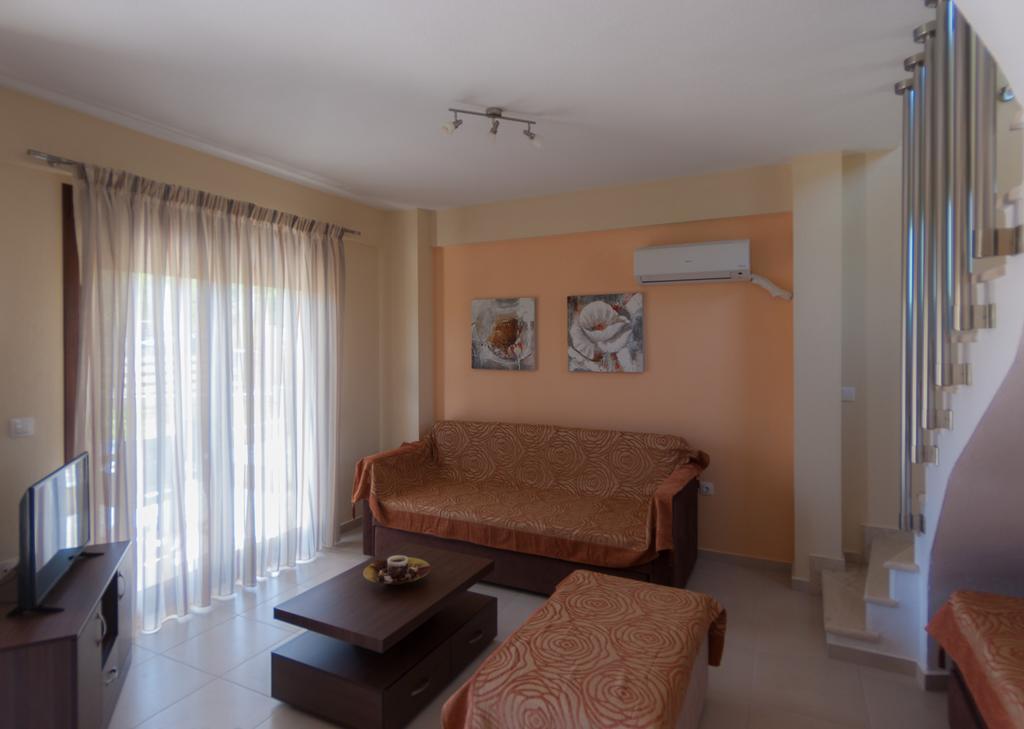 Apartment Ianthi Maisonettes Nea Roda