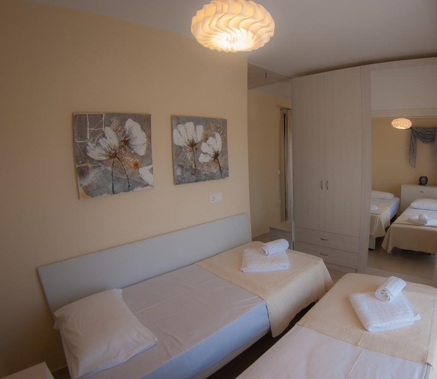 Ianthi Maisonettes Nea Roda