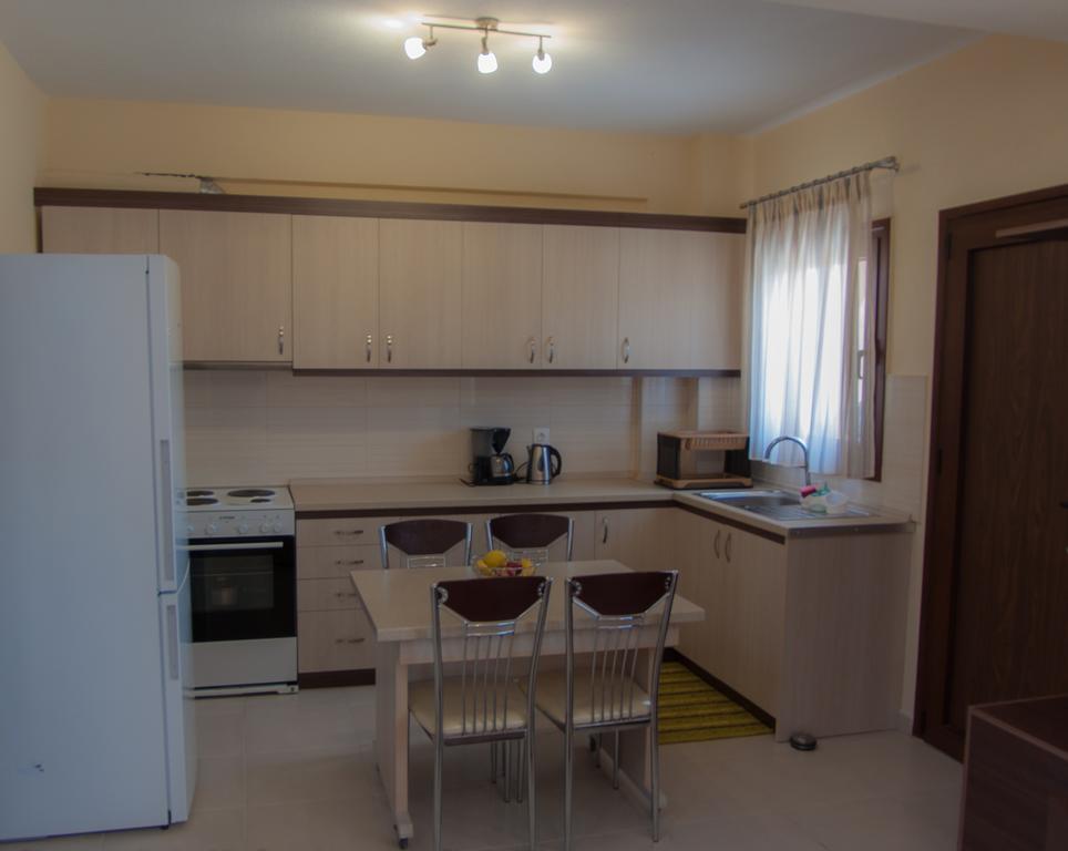 Ianthi Maisonettes Nea Roda