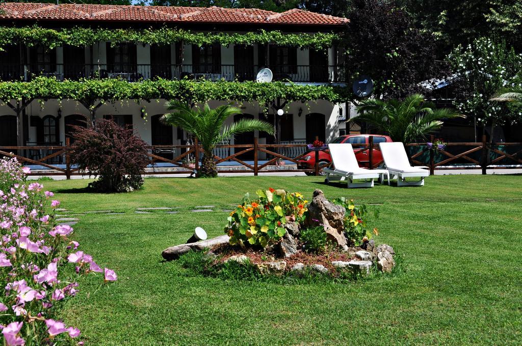 Aparthotel Efrosini &