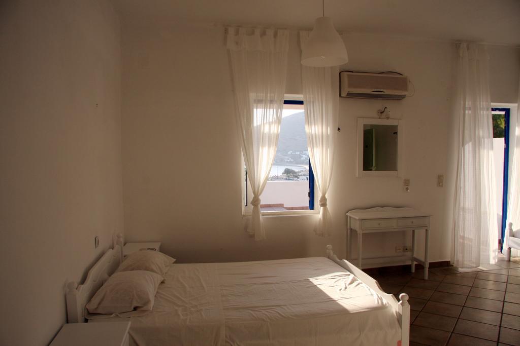 Hotel Armadoros / Backpackers Chora (Ios)