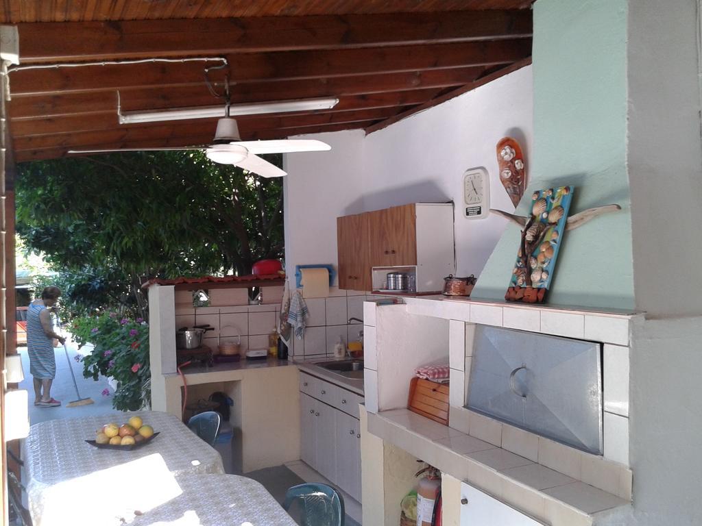 Apartment Dallas Vourvourou