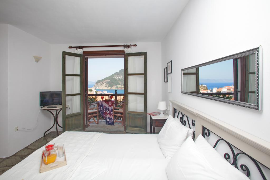 Hotel Aperanto Galazio Skopelos Town