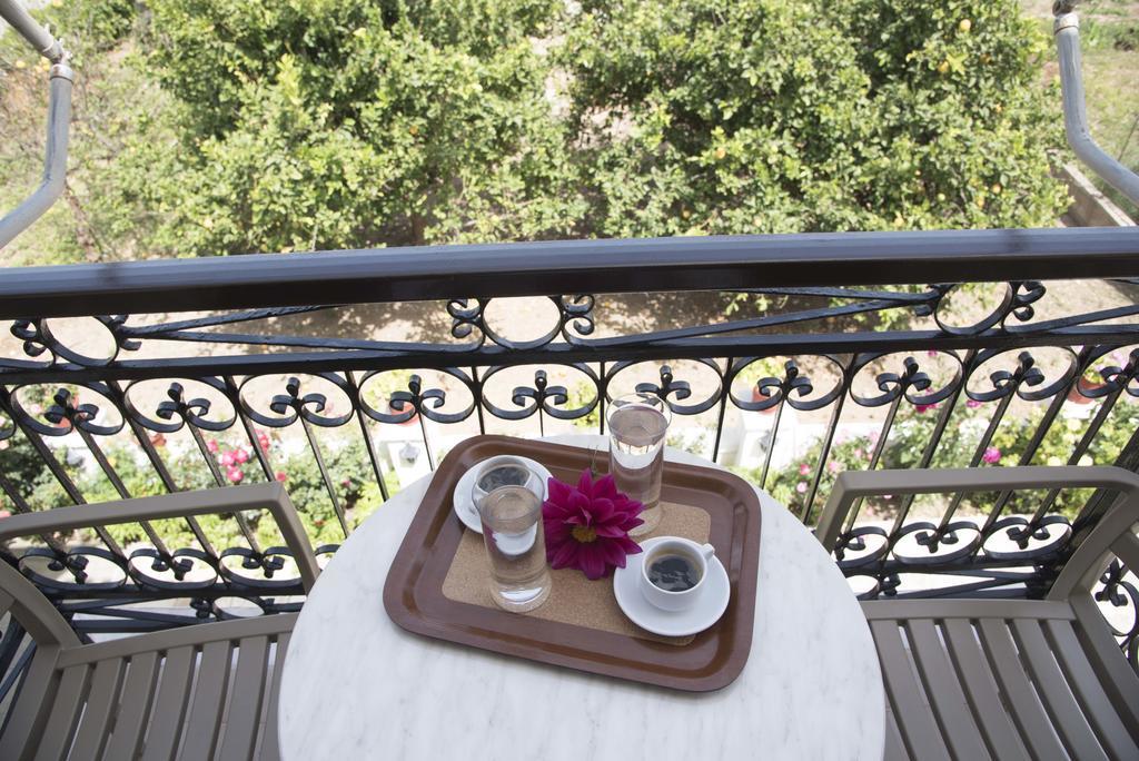 Hotel Aris *