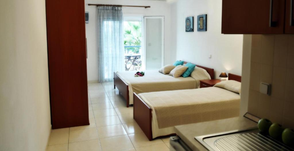 Asterias Aparthotel 2*