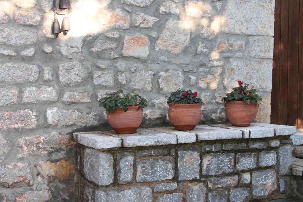 Karahalios Guest house