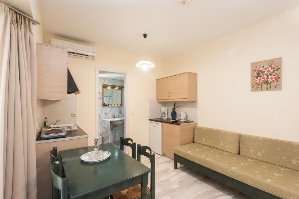 Aparthotel Mythos 2*