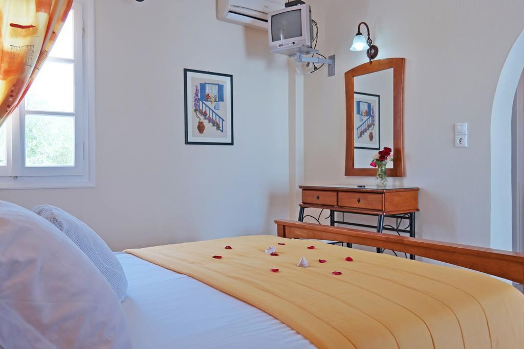 Aparthotel Maroussa 2*