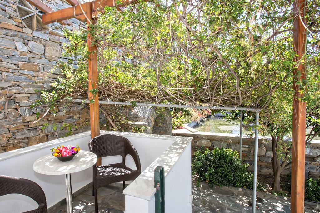 Parathyro Sto Aigaio 1 Tinos