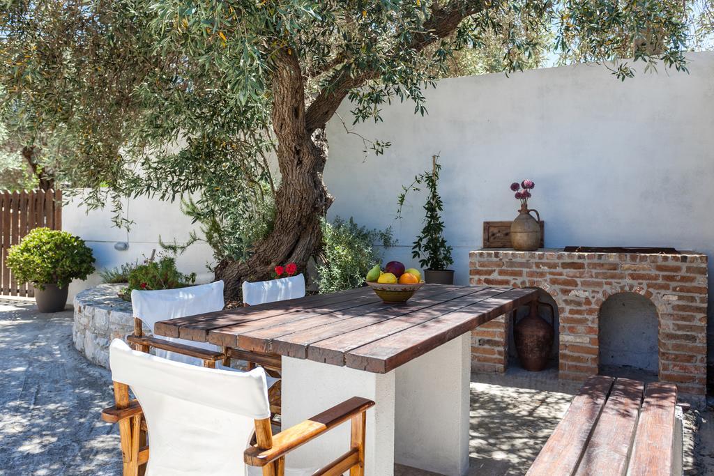 Lithos Skopelos Town