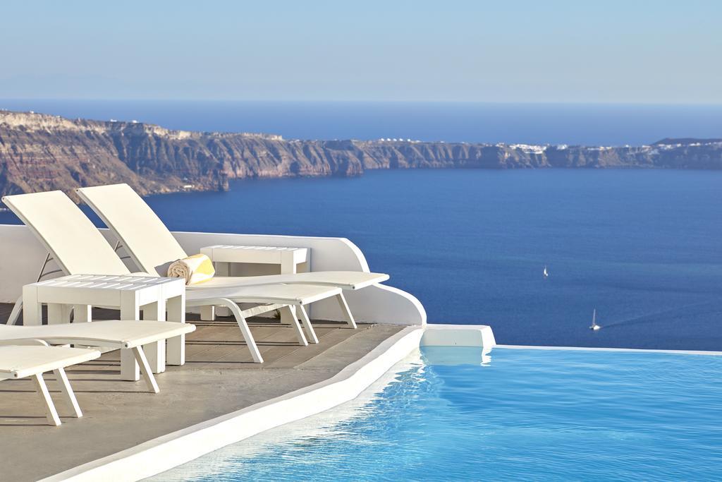 Hotel Katikies Chromata Santorini - The Leading Of The World