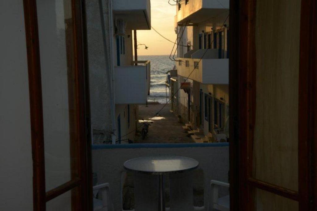 Lybian Sea * Kalamaki (Heraklion)