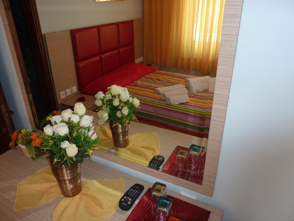 White Rose Hotel