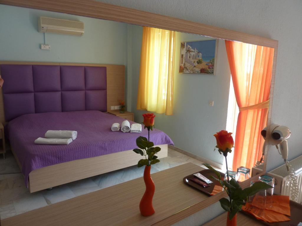 White Rose Hotel *