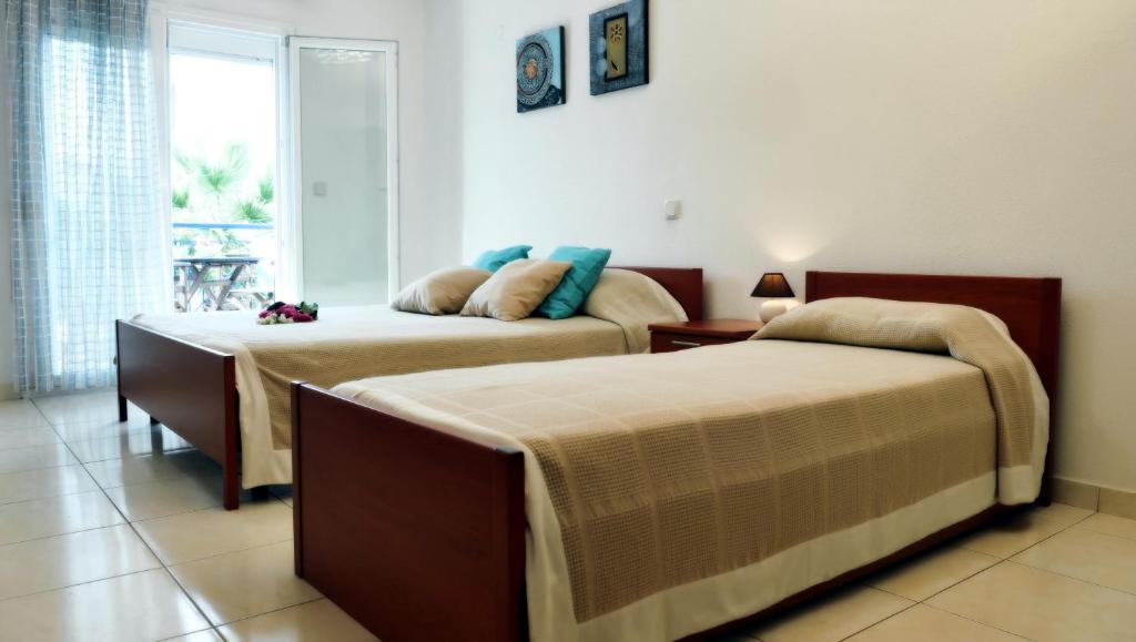 Asterias Aparthotel 2*