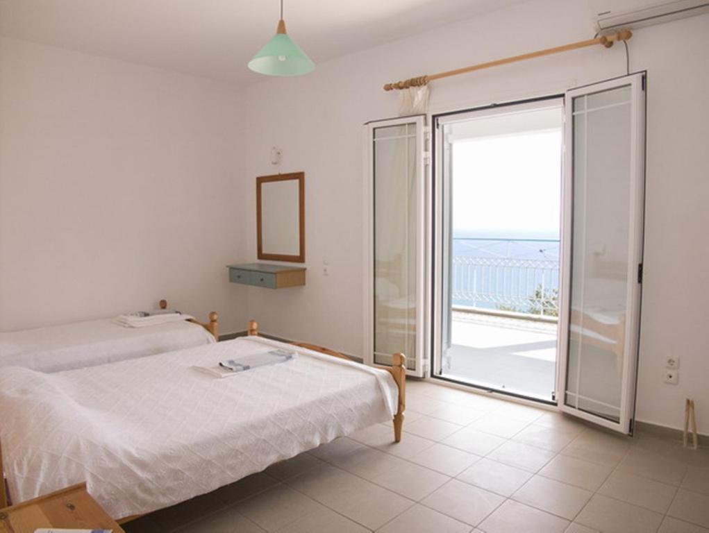 Folies * Lourdata (Kefalonia)