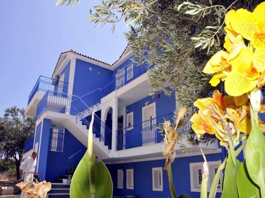 Folies Apartment *