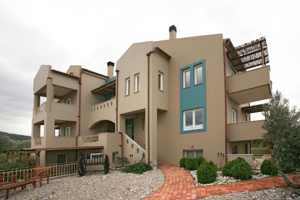 Opos Agapate Guest house *