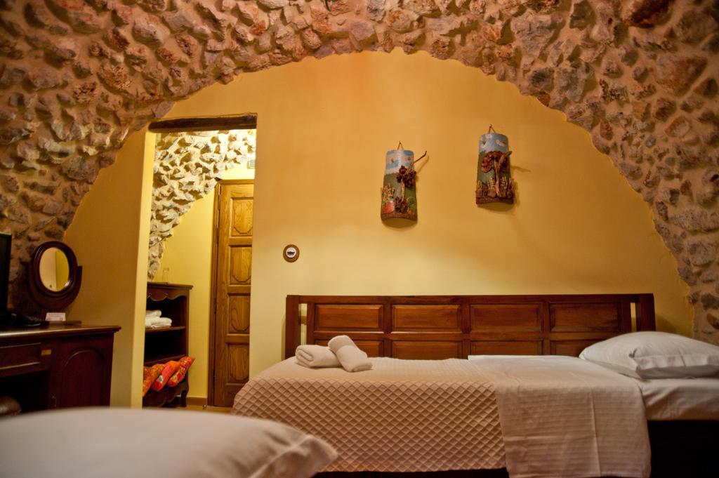 Hotel Archontiko Hatzipanayioti 4*