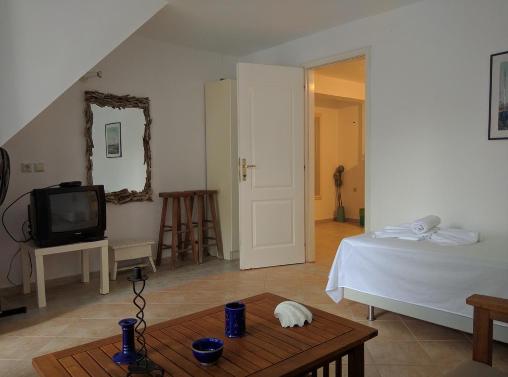 Villa Beach Front Chanioti Polychrono