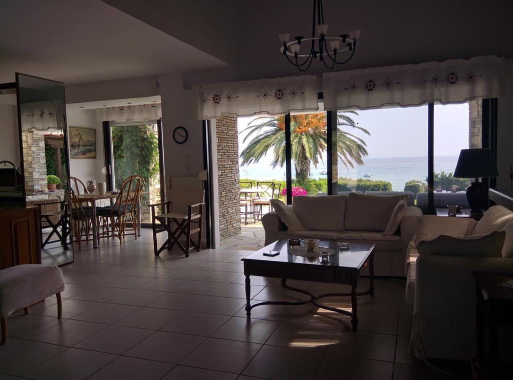 Villa Beach Front Chanioti Polychrono