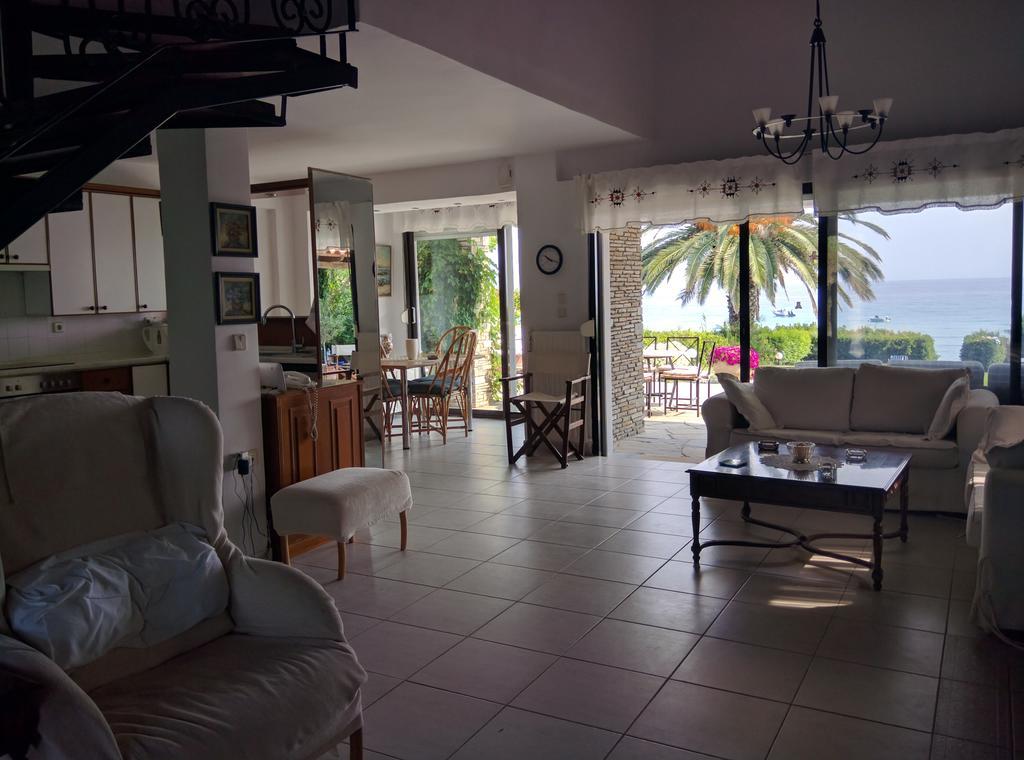 Villa Beach Front Chanioti *
