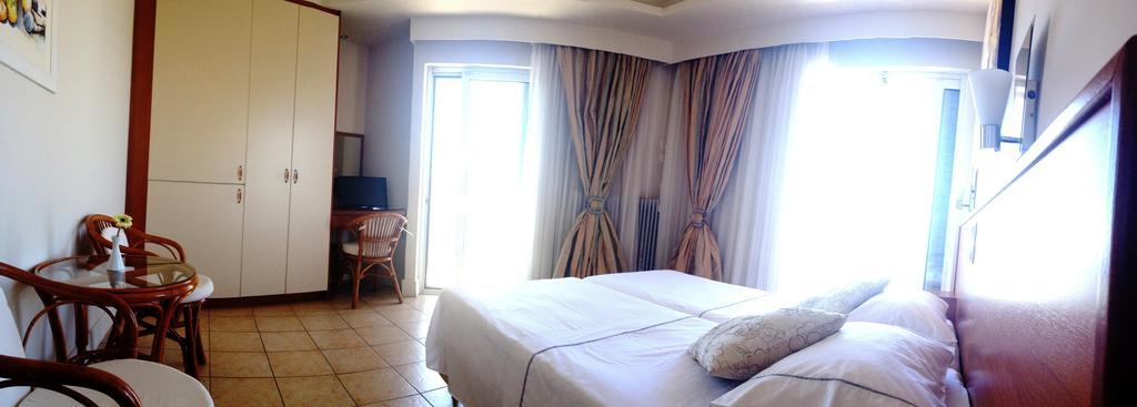 Hotel Souris Rovies