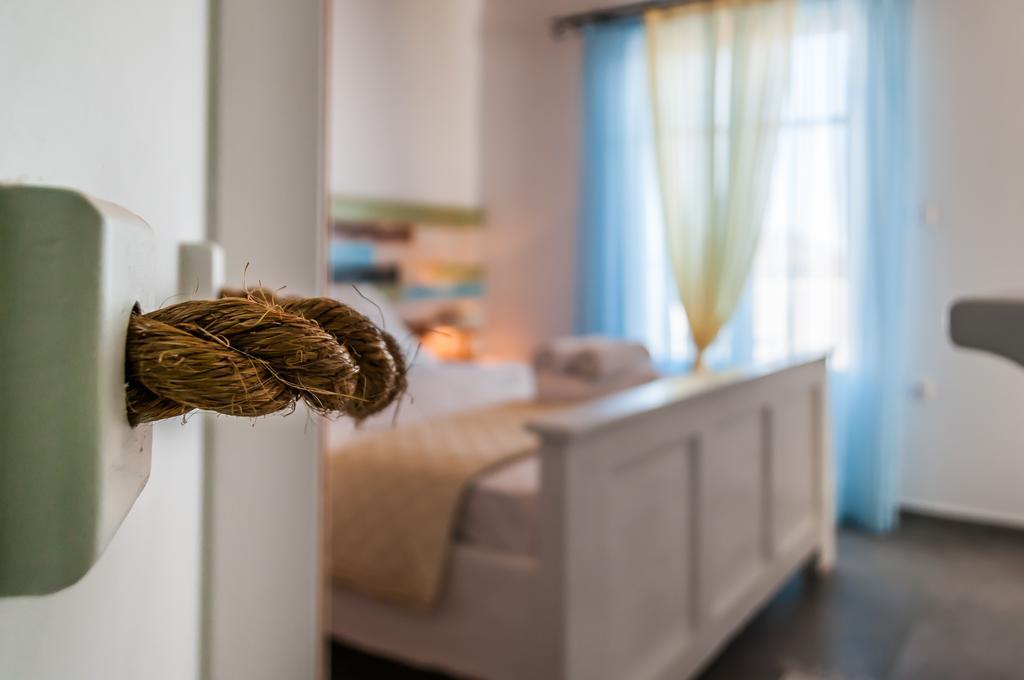 Guest house Faros Milos Island