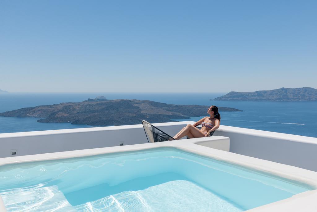 Caldera Cliff Fira (Santorini)