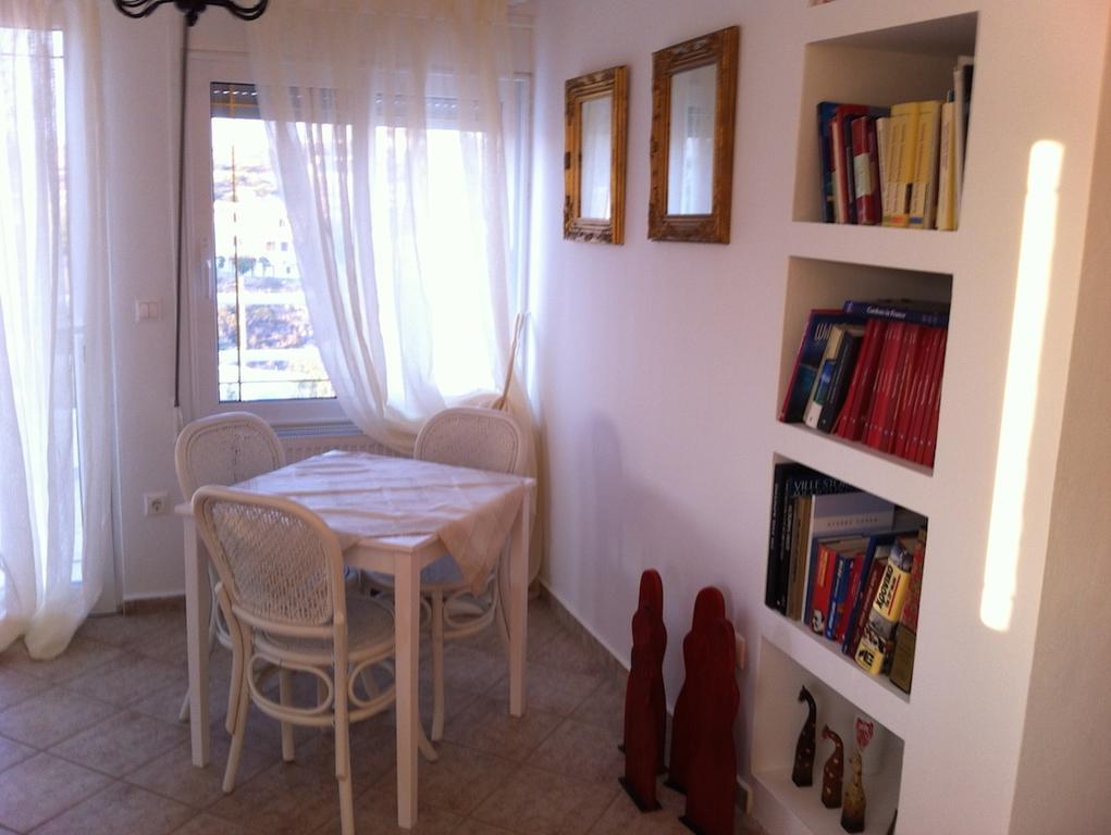Apartment Family Ammoudi With Shared Mini-pool *