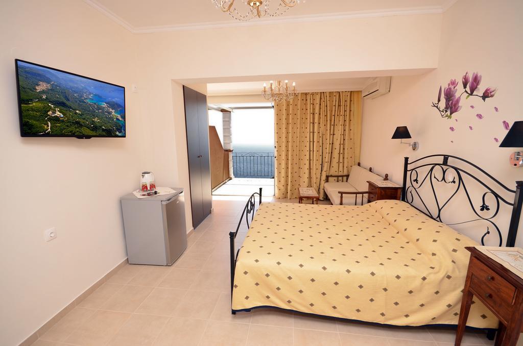 Golden Fox Studios And Suites