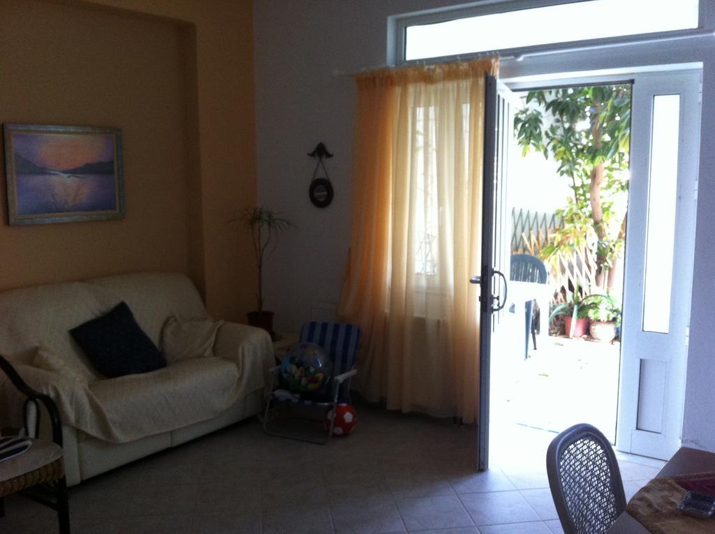 Apartment Family Ammoudi With Shared Mini-pool *