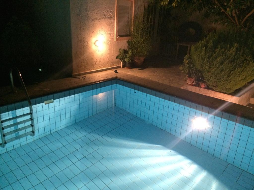 Apartment Family Ammoudi With Shared Mini-pool