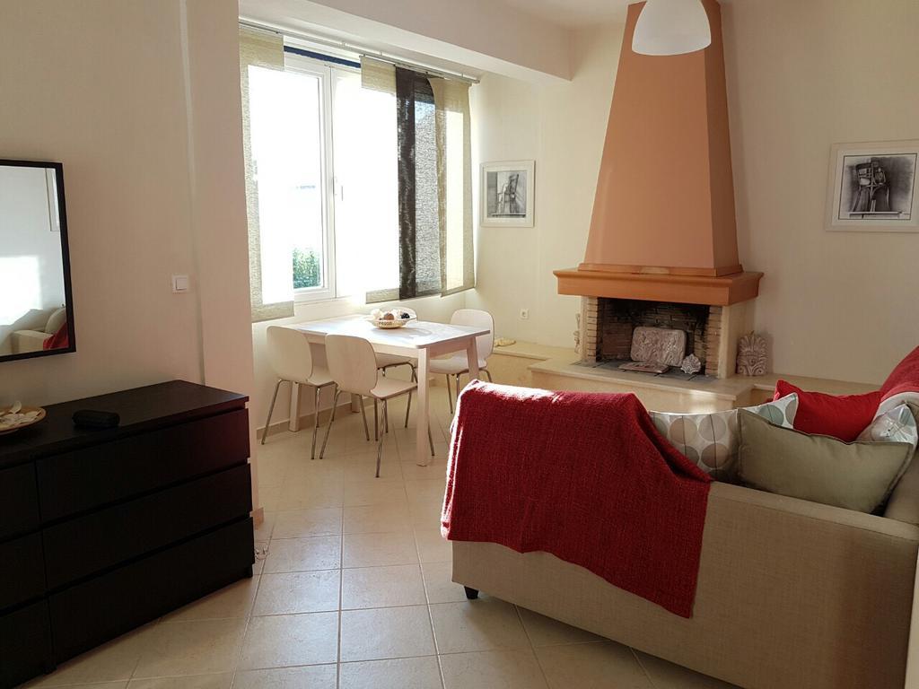 Anna's Flat Kavos