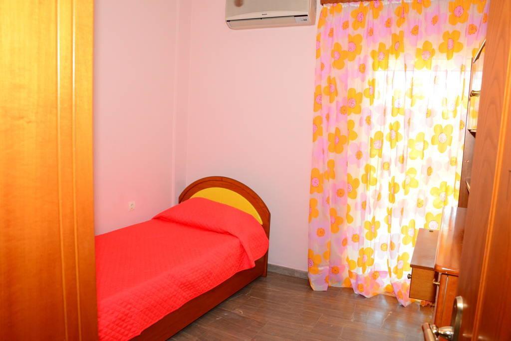 Holiday home Anavaloussa