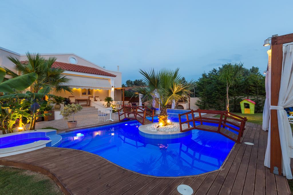 Eva & Dimitrios Villas, Captivating Oasis With Pools & Bbq, By Thinkvilla Panormos (Crete)