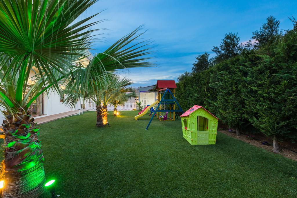 Eva & Dimitrios Villas, Captivating Oasis With Pools & Bbq, By Thinkvilla Panormos (Crete)