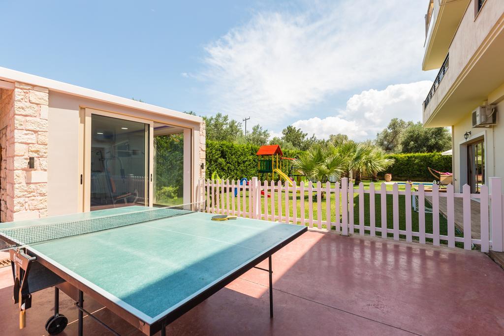 Villa Eva & Dimitrios Villas, Captivating Oasis With Pools & Bbq, By Thinkvilla Panormos (Crete)