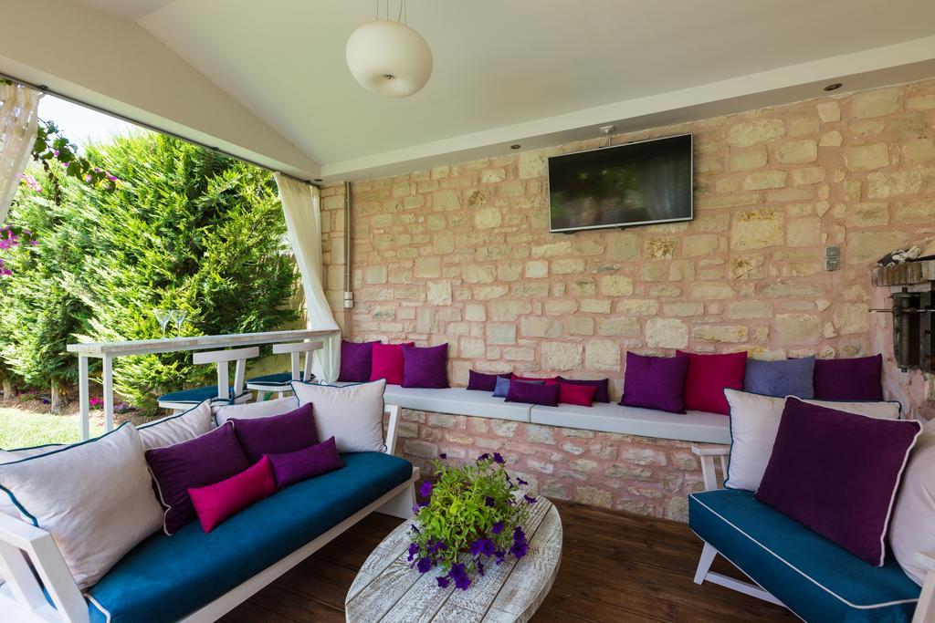 Villa Eva & Dimitrios Villas, Captivating Oasis With Pools & Bbq, By Thinkvilla *