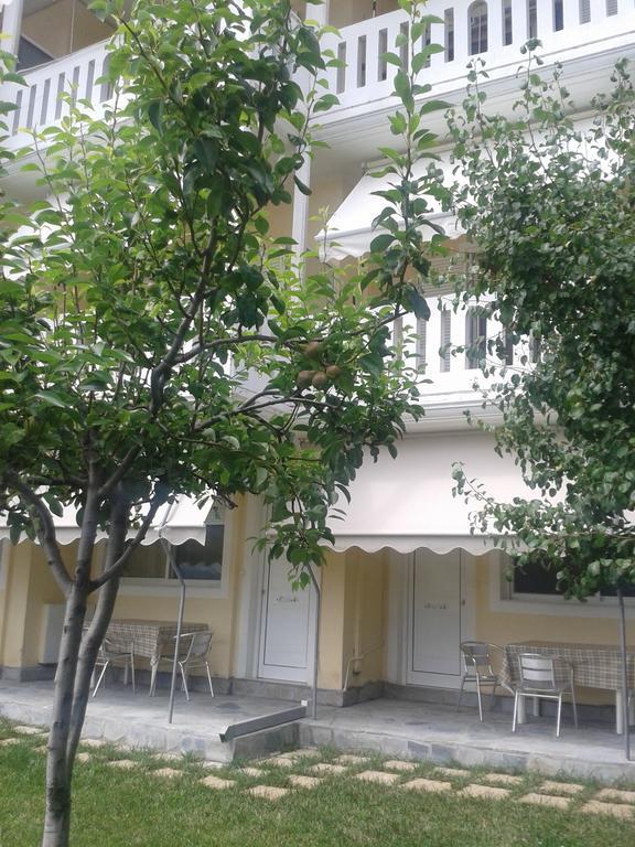 Alexandra'S Glifa Apartments