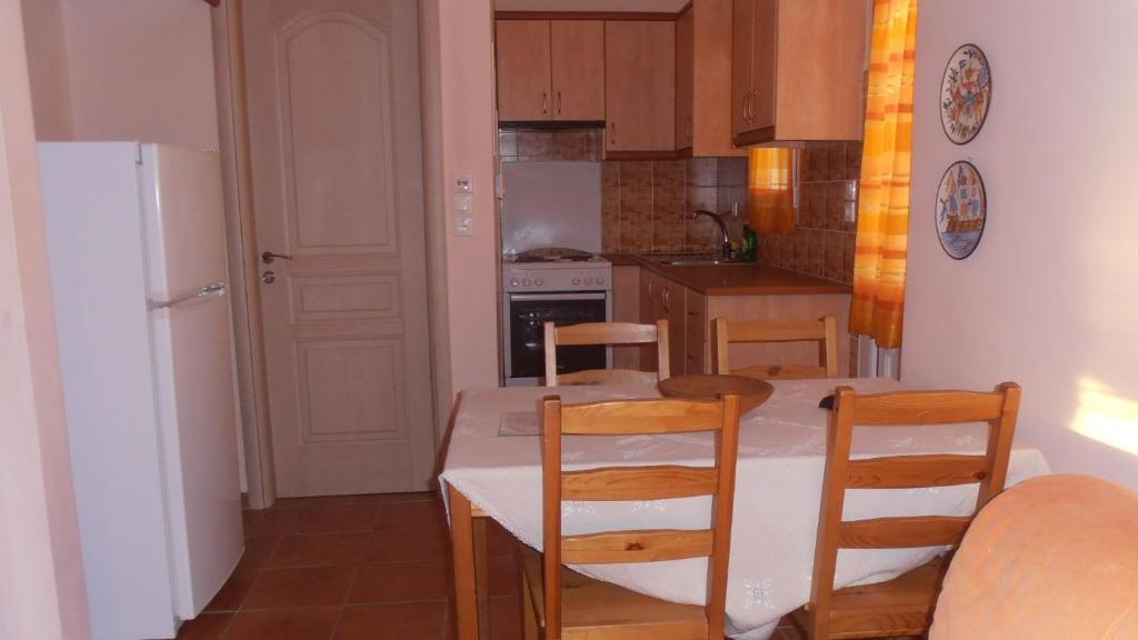 Chriason & Apartment Skyros