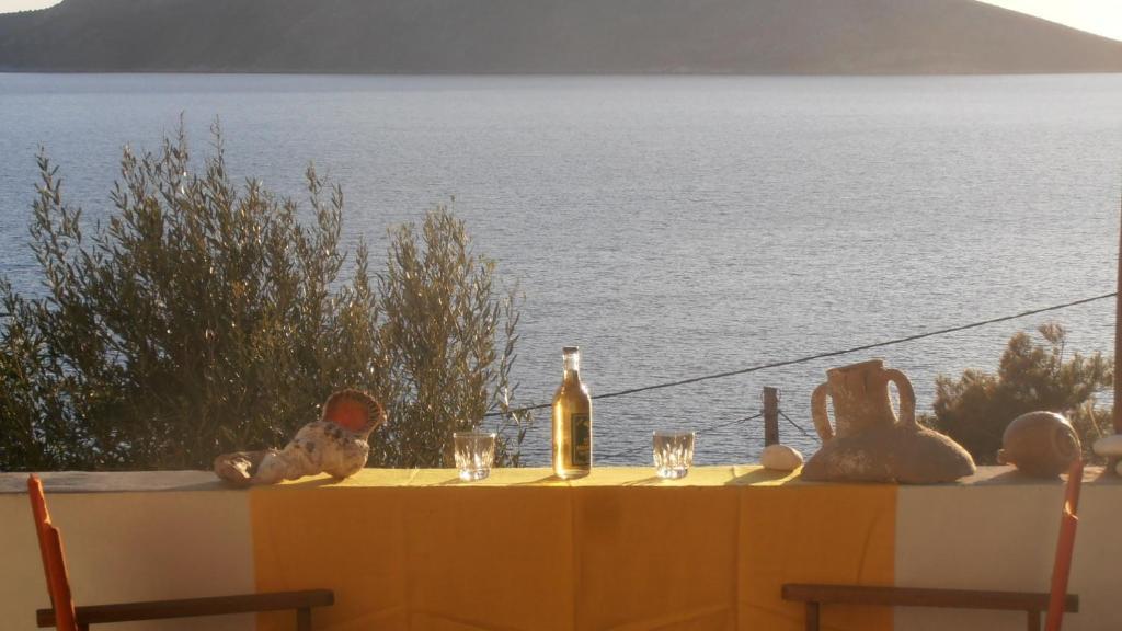 Chriason & Apartment Skyros