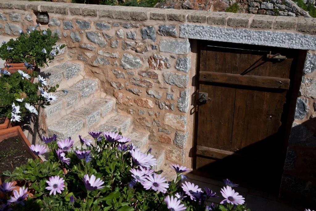 Mavromichalai Hotel 4*