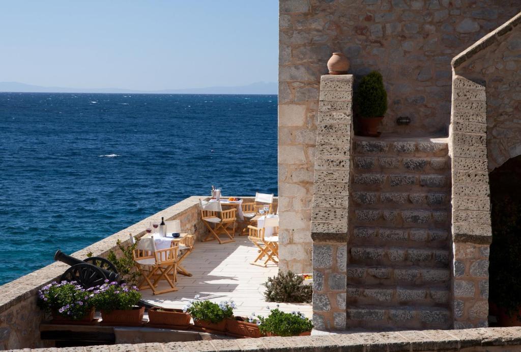 Hotel Mavromichalai