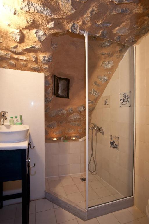 Hotel Mavromichalai 4*