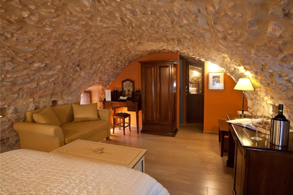 Hotel Mavromichalai Limeni