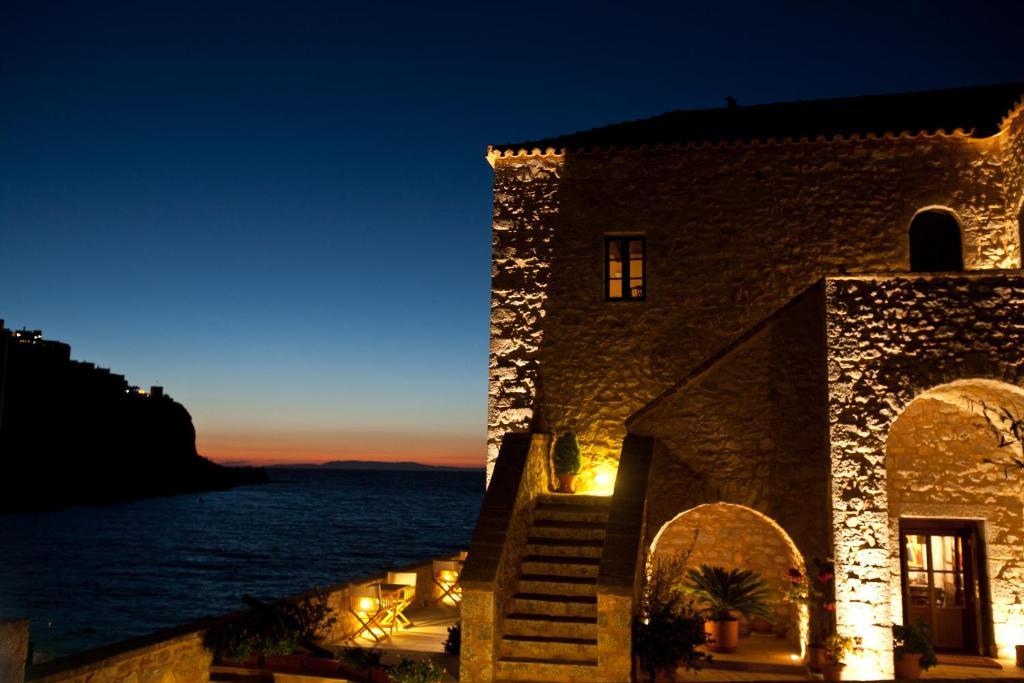 Mavromichalai Hotel