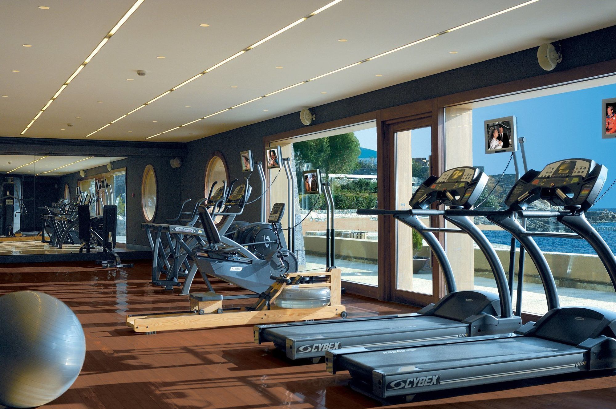 Resort Grand Lagonissi 5*