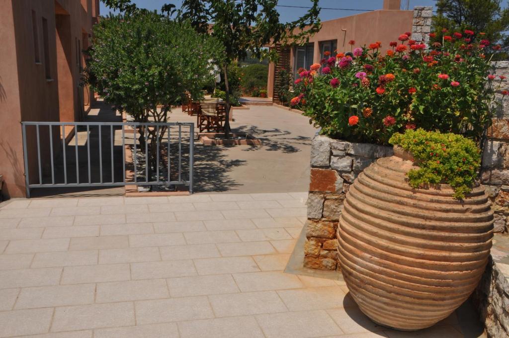 Aparthotel Petradi Livadi (Kythira)