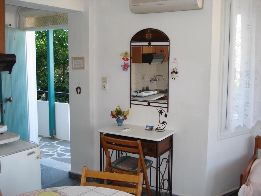 Meltemi Aparthotel Batsi (Andros)